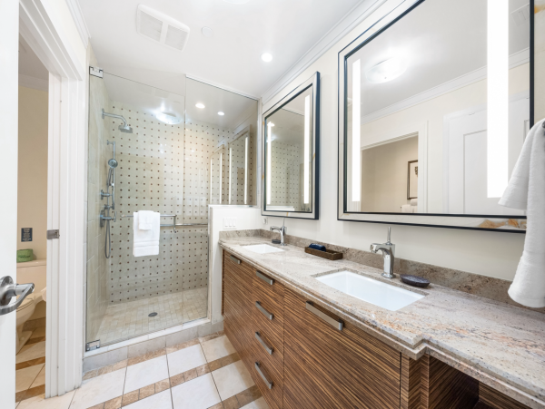 Siesta Key luxury  On Beach Walk to Restaurants & Shopping